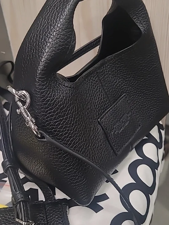 Authentic Marc Jacobs - Picture 10 of 16